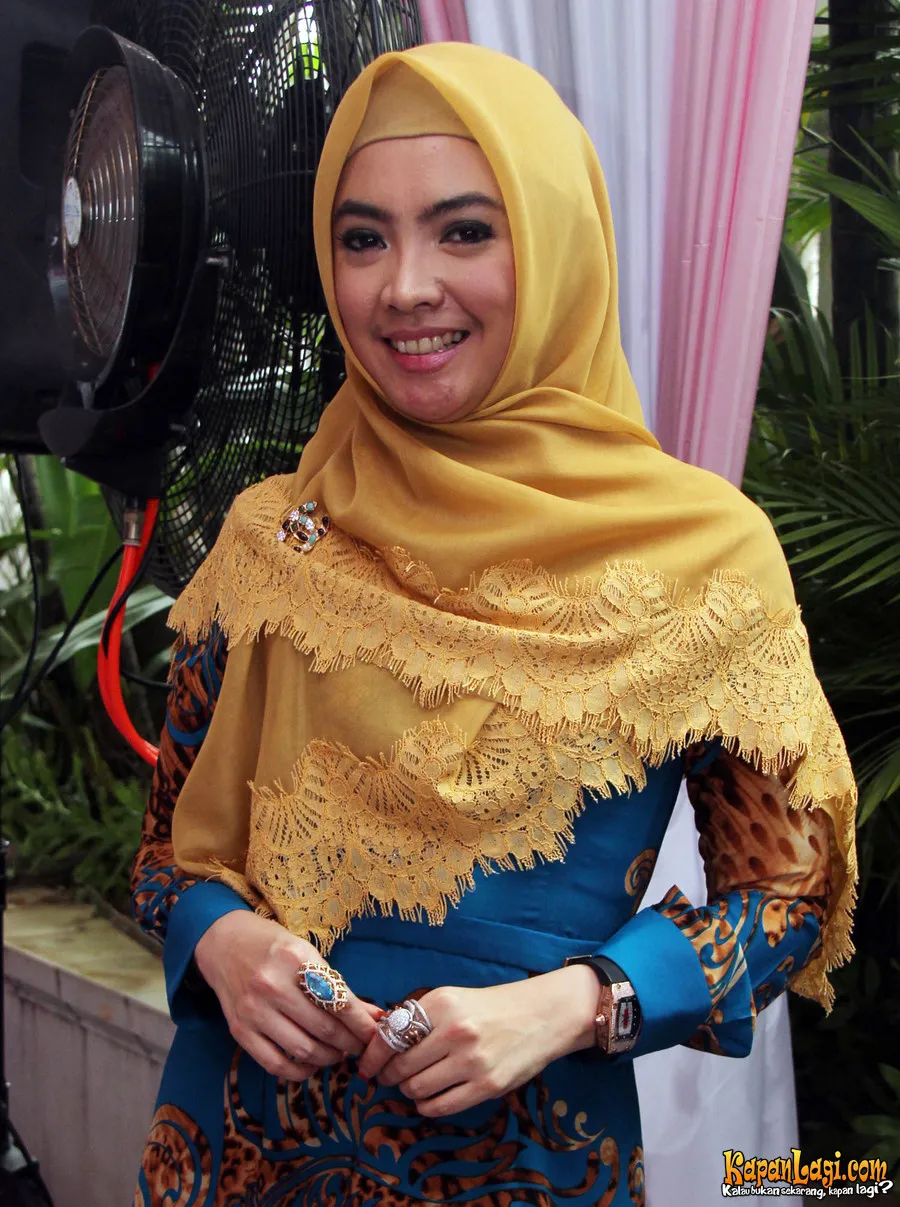 Inggrid Kansil berikan manfaat dengan warung untuk ibu-ibu muslimah. ©KapanLagi.com/Hendra Gunawan