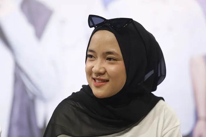 Nissa rindu makanan warteg. (KapanLagi.com/Akrom Sukarya)