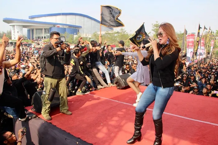 Single teranyar Connie mendapat respon baik. (KapanLagi.com/Adi Abbas)