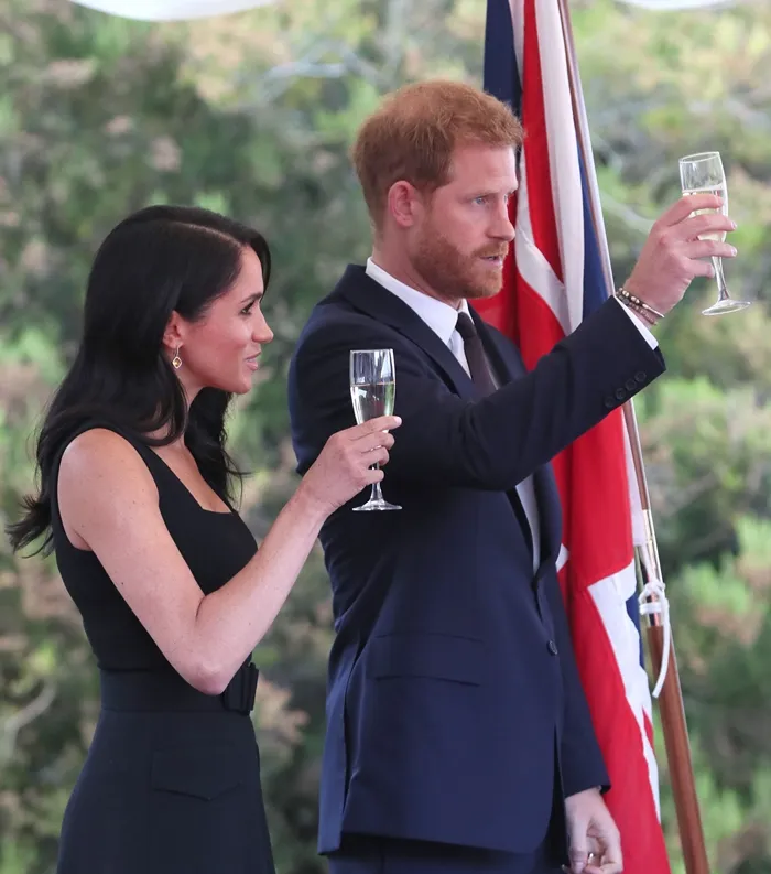 Sekeras apapun usaha Thomas mengganggu, keluarga istana memiliki banyak hal yang lebih penting untuk dipikirkan. (AFP)