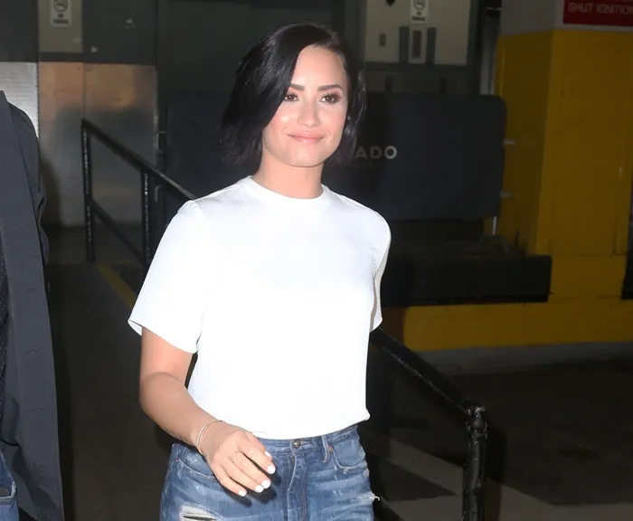 Demi Lovato kembali kehilangan kontrol diri dan mulai konsumsi narkotik lagi. (Fameflynet)