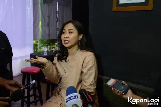 Saat ini Astrid memprioritaskan mengasuh Alec dalam amsa emas pertumbuhannya. © KapanLagi.com®/Bayu Herdianto