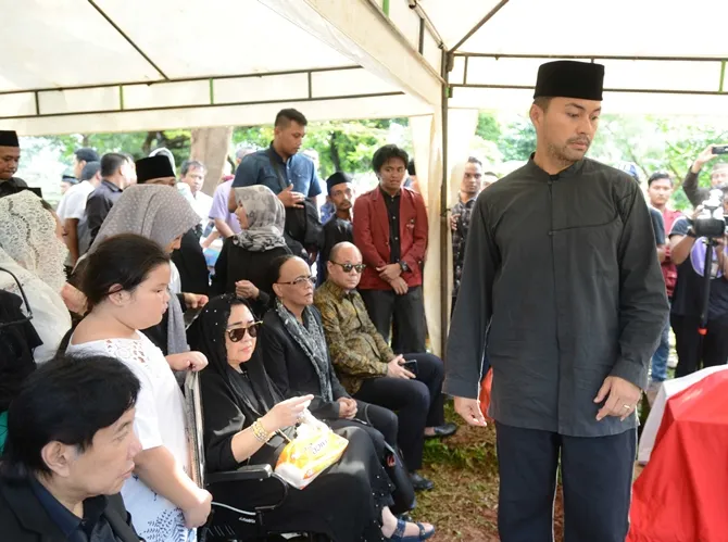 Ayah Anjasmara meninggal dunia pada usia 79 tahun.  © KapanLagi.com®/Bayu Herdianto