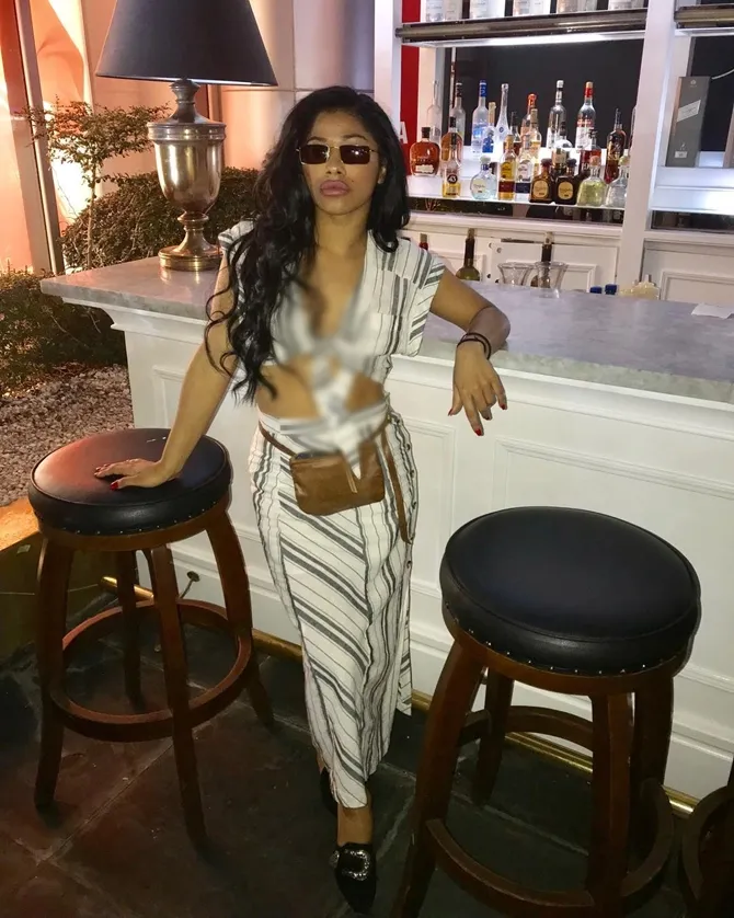 Style santai ala Hennessey ini bisa ditiru ya KLovers. © instagram.com/hennessycarolina