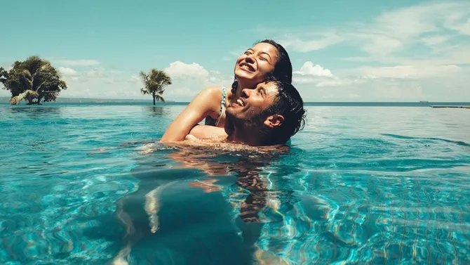 Putri Marino ingin selalu dekat dengan Chicco pada trimester pertama kehamilannya. (Cr: instagram.com/putrimarino)