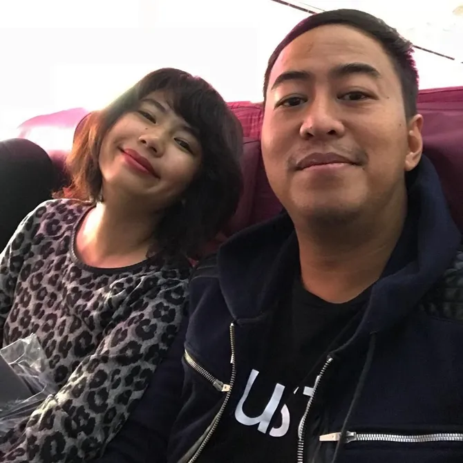 Gamila menjadi pendukung utama karir Pandji. © Instagram.com/pandji.pragiwaksono/