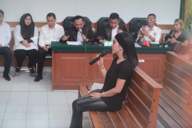 Syahrini ditunjuk menjadi saksi dalam sidang kasus First Travel. © KapanLagi.com/Bayu Herdianto