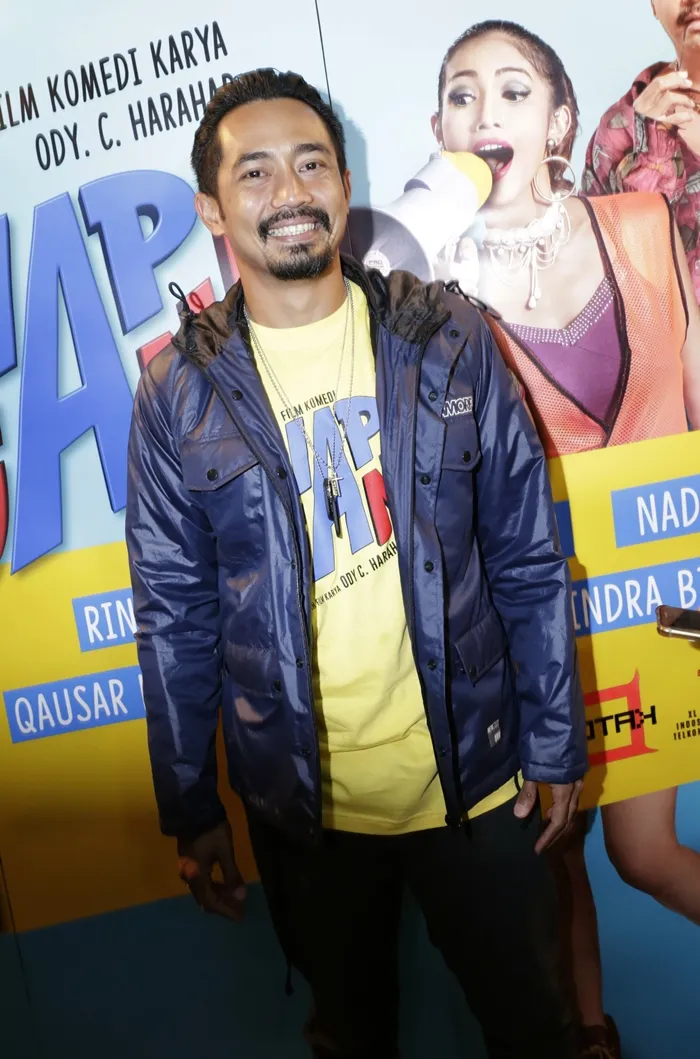 Tantangan terbesar Yama adalah bersyuting di bawah terik matahari. (KapanLagi.com/Akrom Sukarya)