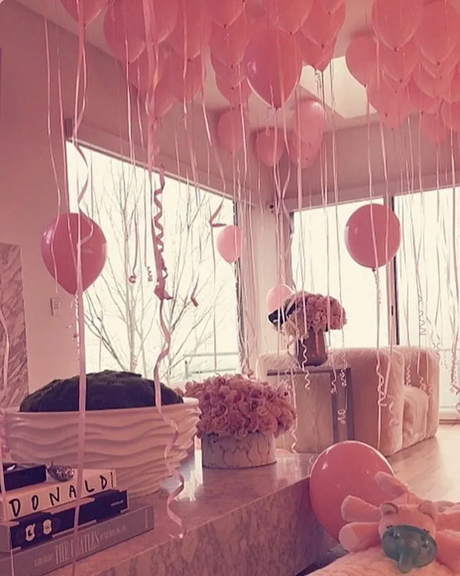 Foto yang diunggah Khloe untuk pengumuman nama anaknya. © instagram.com/Khloekardashian