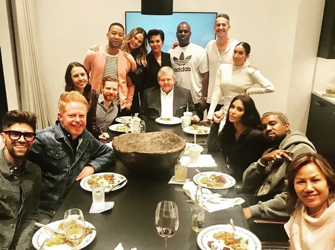 Suasana hangat dan akrab baby shower Chrissy Teigen. (Cr: instagram.com/chrissyteigen)
