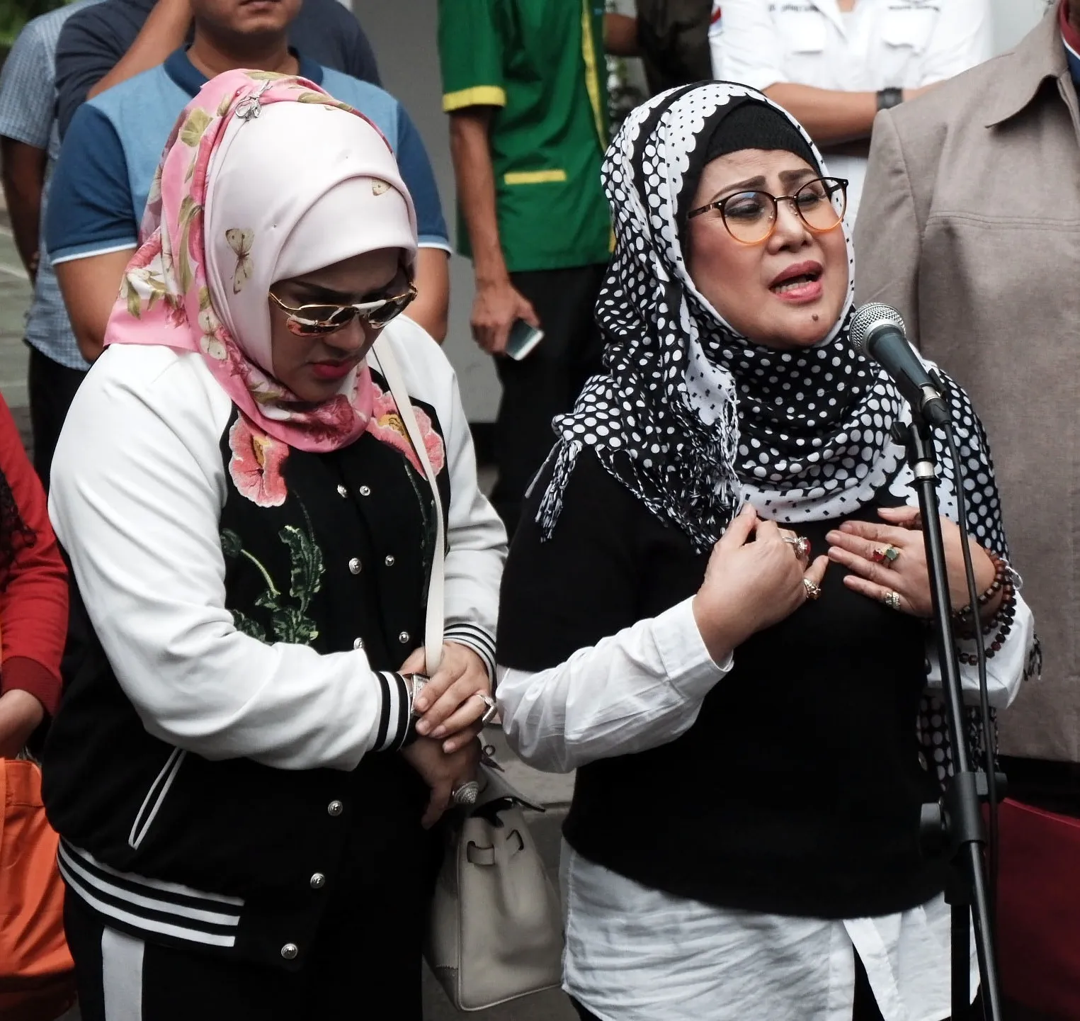 Fitria dan Elvy Sukaesih. © KapanLagi.com/Muhammad Akrom Sukarya