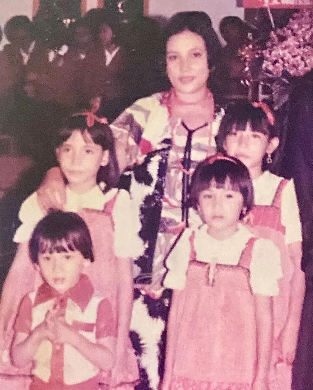 Potret jadul Marcelino Lefrandt bersama ibu dan saudaranya (Sumber: Instagram/@marcelinolefrandt)