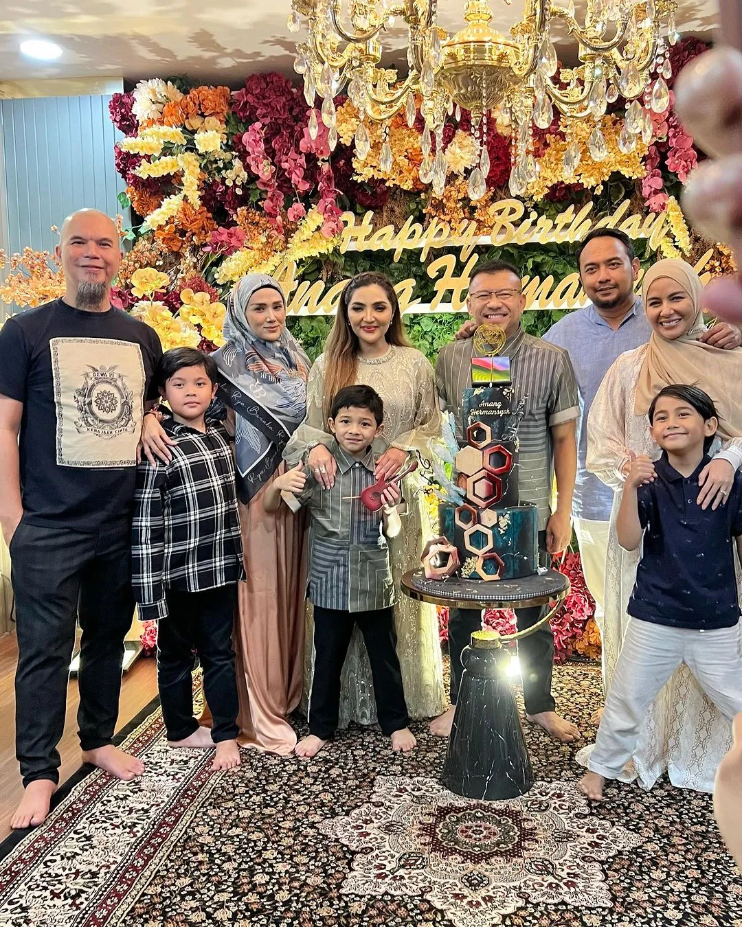 Potret Ahmad Dhani di ulang tahun Anang (Sumber: Instagram/@meisya__siregar)