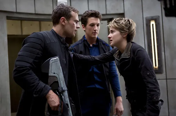 Shailene Woodley, Theo James, dan Miles Teller dalam INSURGENT/©Lionsgate