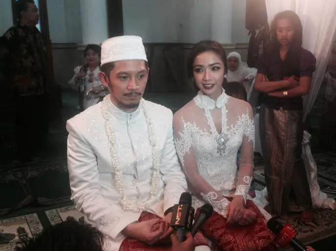 Intan Ayu dan Suami @ Kapanlagi.com/Altov Johar