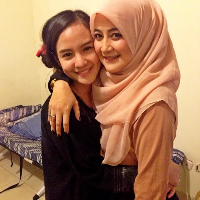 Intan dan 'Hana' di dunia nyata / © Instagram
