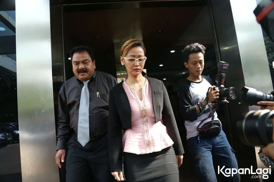 Inul Daratista capek menjalani pemeriksaan yang cukup panjang. ©KapanLagi.com/Agus Apriyanto