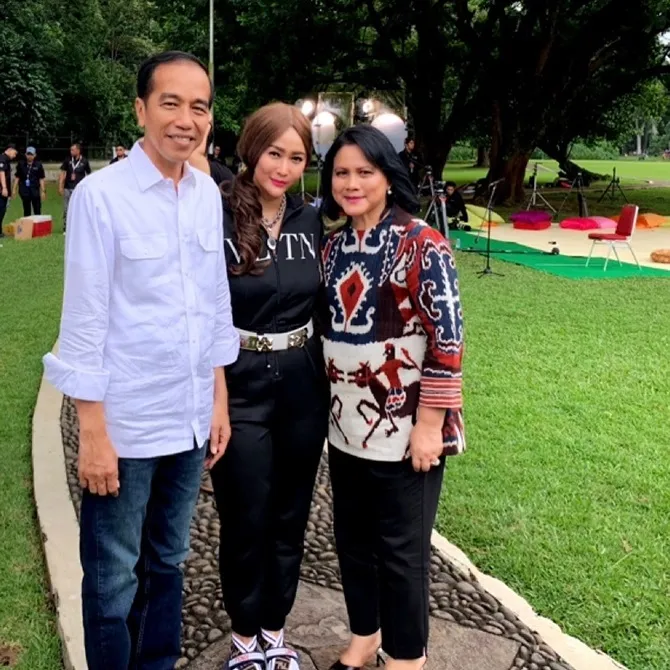 Jokowi, Inul, ibu negara © instagram.com/inul.d