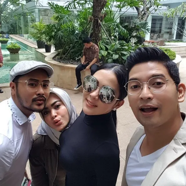 Kecerian Anpa saat bekerjasama dengan Syahrini. /©instagram.com/anpasuha_official
