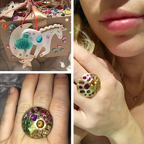 Hadiah pemberian Liam untuk Miley pada tahun lalu © instagram.com