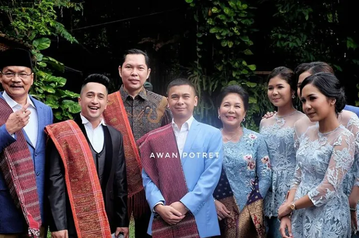 Irfan jadi juru pantun di lamaran Raditya Dika. Credit: instagram.com/irfanhakim75