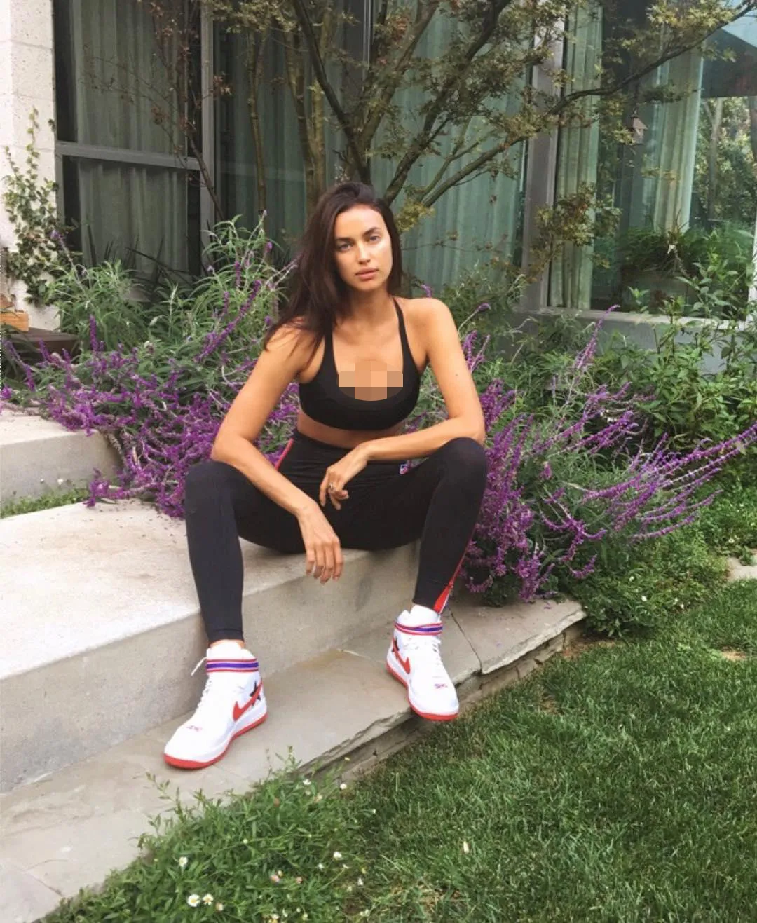 Tanpa makeup, Irina pamer perut rata © instagram.com/irinashayk