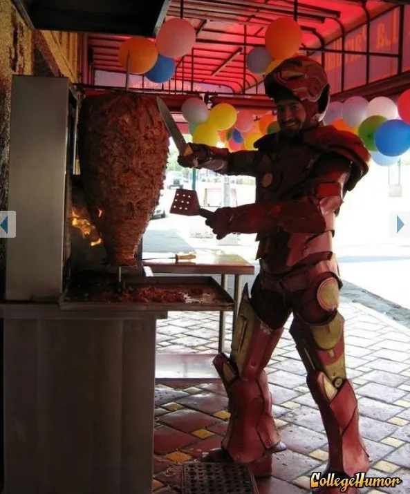 Iron Man tukang jual kebab.