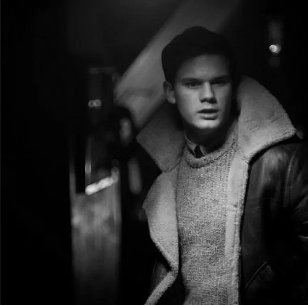 Cuplikan adegan Woman in Black @ Instagram/Jeremy Irvine