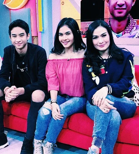 Iis dan putra-putrinya © instagram.com/isdadahlia