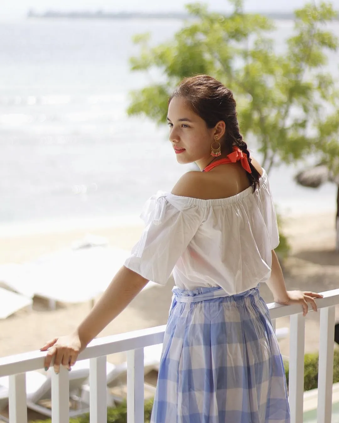 Penampilan kece Chelsea Islan saat libura di Gili Meno. Credit: via instagram.com/chelseaislan