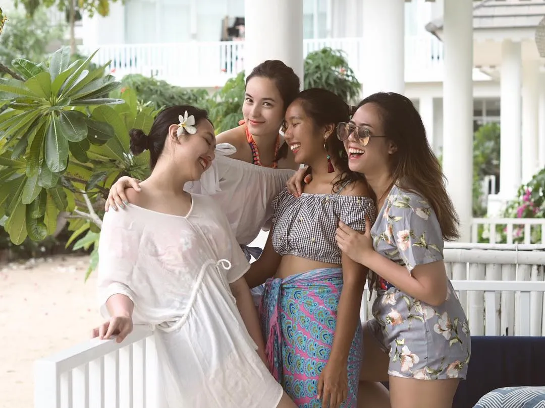 Kebersaman manis Chelsea Islan bersama saudara dan kerabat saat liburan. Credit: via instagram.com/chelseaislan