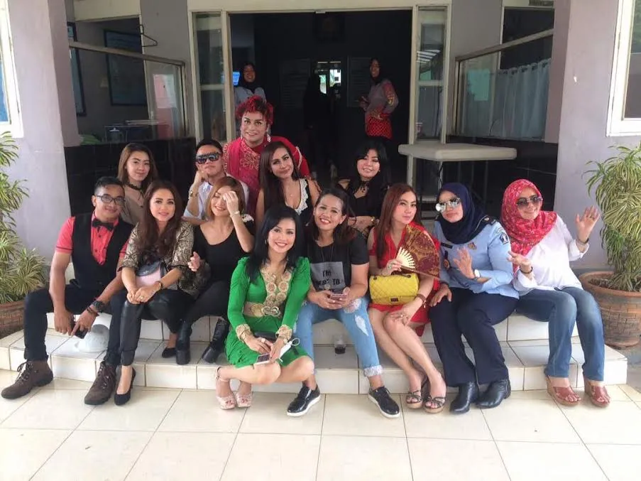 Ratna Listy, Irma Darmawangsa, Ratu Meta, Elly Sugigi, dan sederetan seleb lain mengunjungi Lembaga Pemasyarakatan Perempuan Tangerang. ©KapanLagi.com/Abbas Aditya