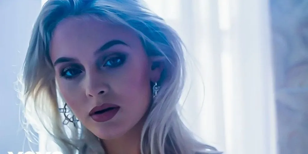 Zara Larsson - Ain't My Fault (Terjemahan)