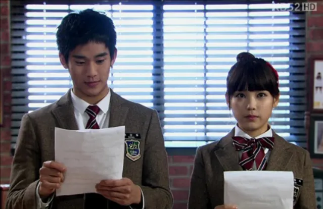 Kim Soo Hyun da IU saat membintangi Dream High @aoompi.com