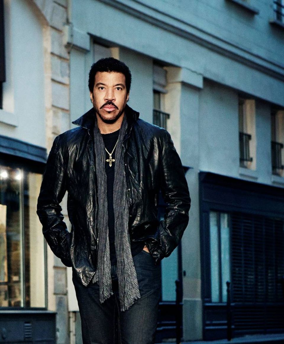 bentrok pemilu, konser lionel richie tetap digelar