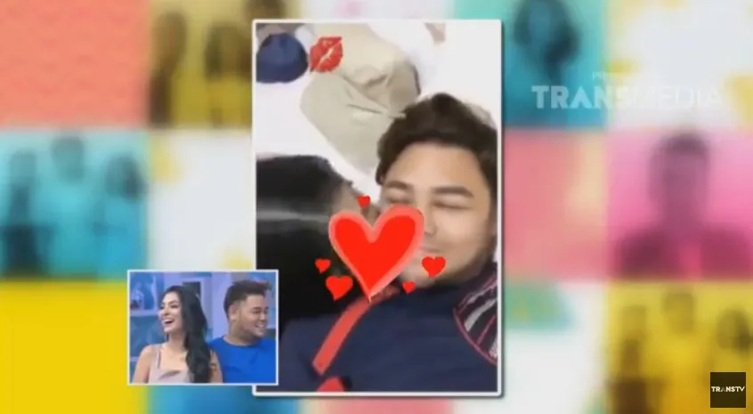 Mali tersipu kala Ruben menunjukkan video ini ©youtube/transtvofficial