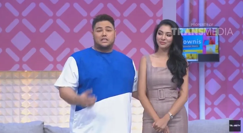 Faye Malisorn memberikan jawaban soal pertanyaan kapan nikah dengan Ivan Gunawan ©youtube/transtvofficial