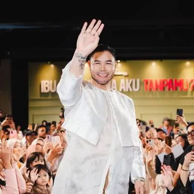 Ivan Gunawan Boyong Setengah Butik untuk Set Film 'Ibu, Bagaimana Aku Tanpamu?'