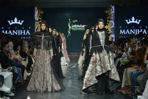 Alasan Igun membuat hijab anti budek adalah agar pendengaran dari penggunanya tetap normal meski kain hijabnya tebal. © dream.co.id ®