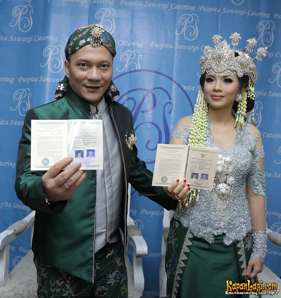 Untuk tanggal pernikahan, Iwa K dan Wikan minta pendapat sesepuh. ©KapanLagi.com®/Agus Apriyanto