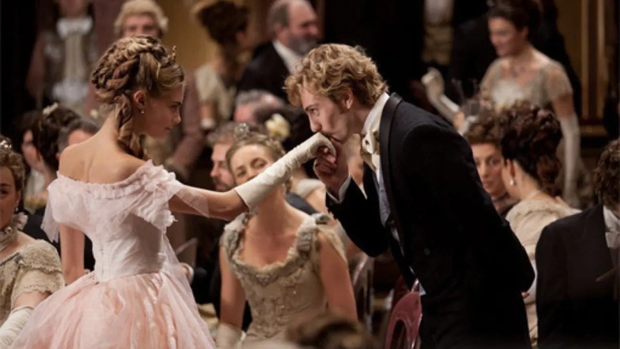 Cara sudah beberapa kali bekerja sama dengan Harvey, salah satunya di film TULIP FEVER © The Weinstein Company