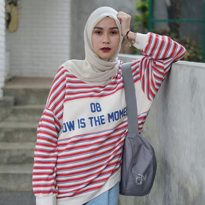 Hijab polos selalu saja ada penggemarnya (credit: instagram.com/zaskiadyamecca)