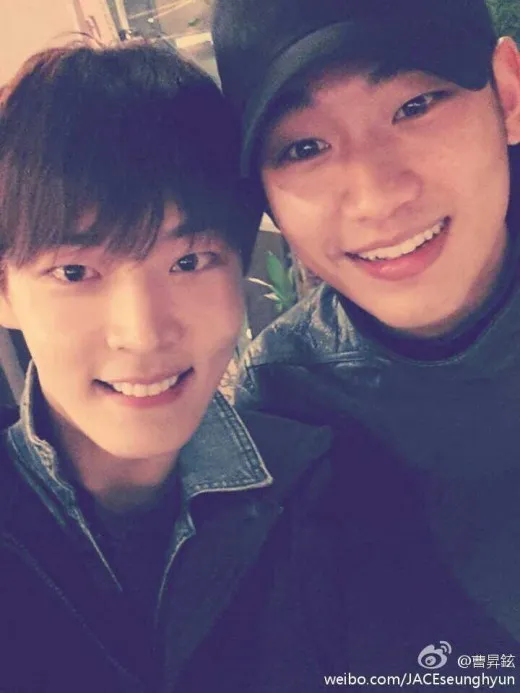 Imutnya selca bareng Jo Seung Hyun dan Kim Soo Hyun @soompi.com