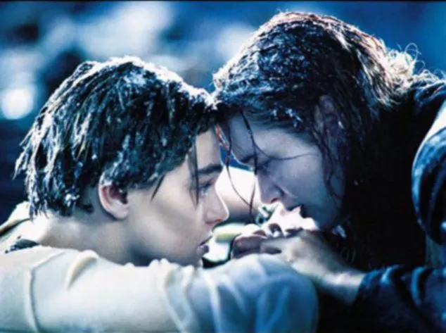 Jack dan Rose saat adegan akhir mereka © Paramount Pictures