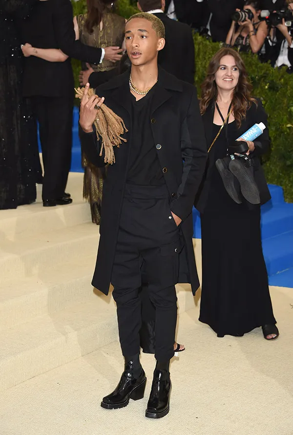 Jaden Smith bawa rambut gimbalnya di Met Gala © shutterstock