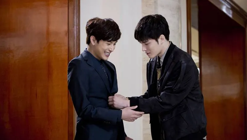 Jaejoong dan Siwan dalam drama TRIANGLE @ allkpop.com