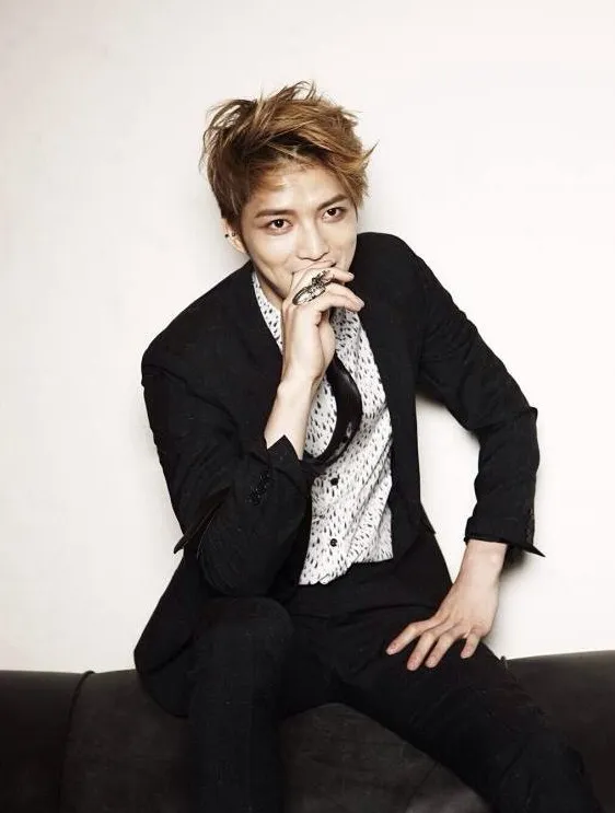 Perlu waktu hampir dua tahun untuk lihat Jaejoong tampil sekeren ini di majalah, panggung, atau drama © Nylon