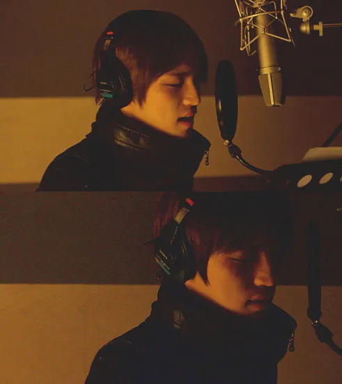 Serius, Jaejoong melakukan proses rekaman untuk mini album debut solonya ©soompi.com