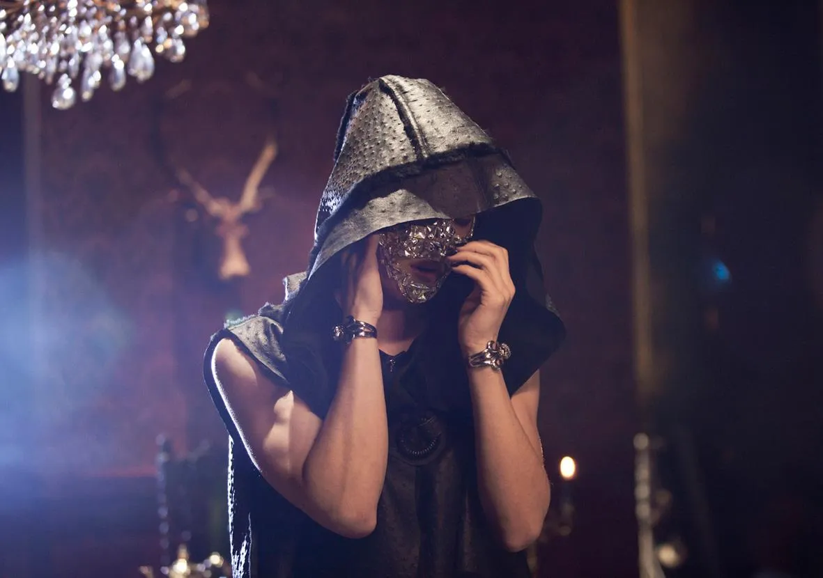 Jaejoong tampil dengan topeng berlian. ©soompi.com