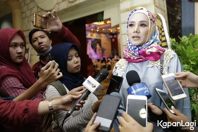 Mulan Jameela sudah lama ingin memakai hijab, namun dulu masih ada keraguan © KapanLagi.com/Agus Apriyanto